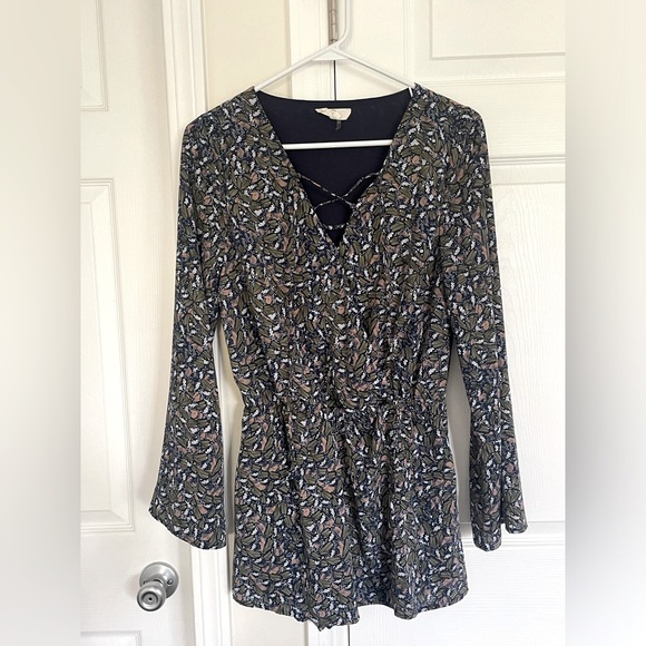 Size small Entro romper - Picture 1 of 4